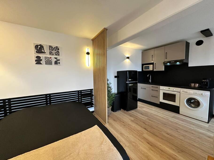 Charmant Studio Neuf, Hypercentre, Parking, Balcon Strasbourg Luaran gambar